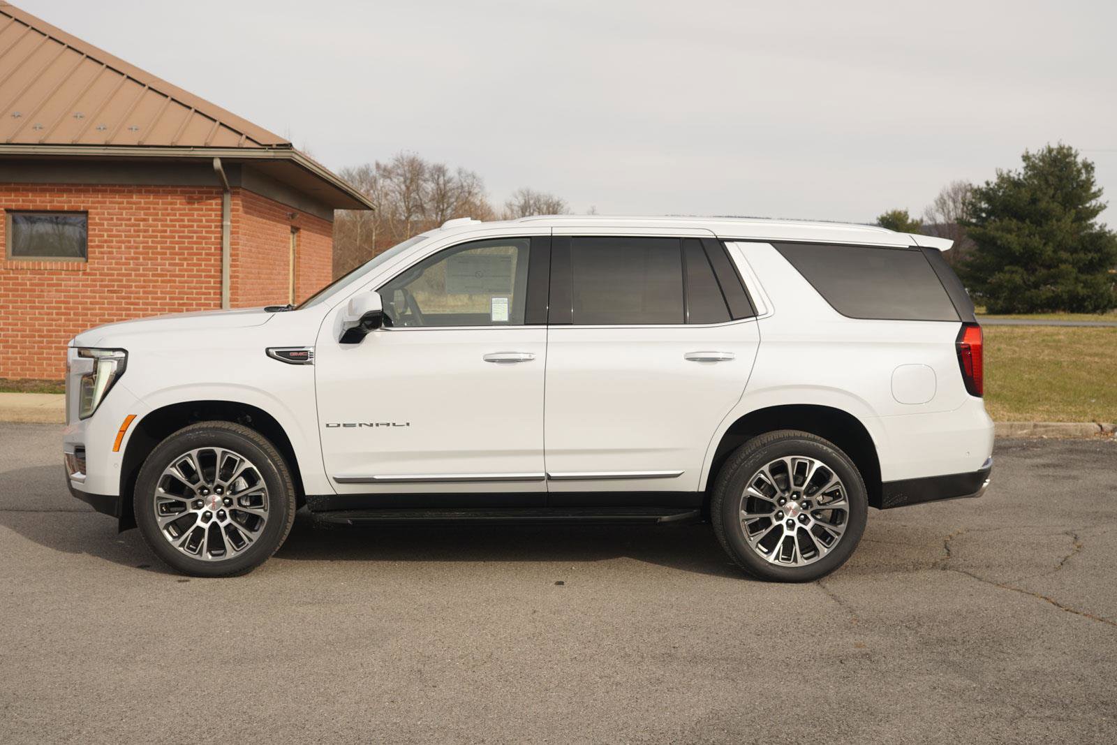 New 2026 GMC Yukon Denali image 7