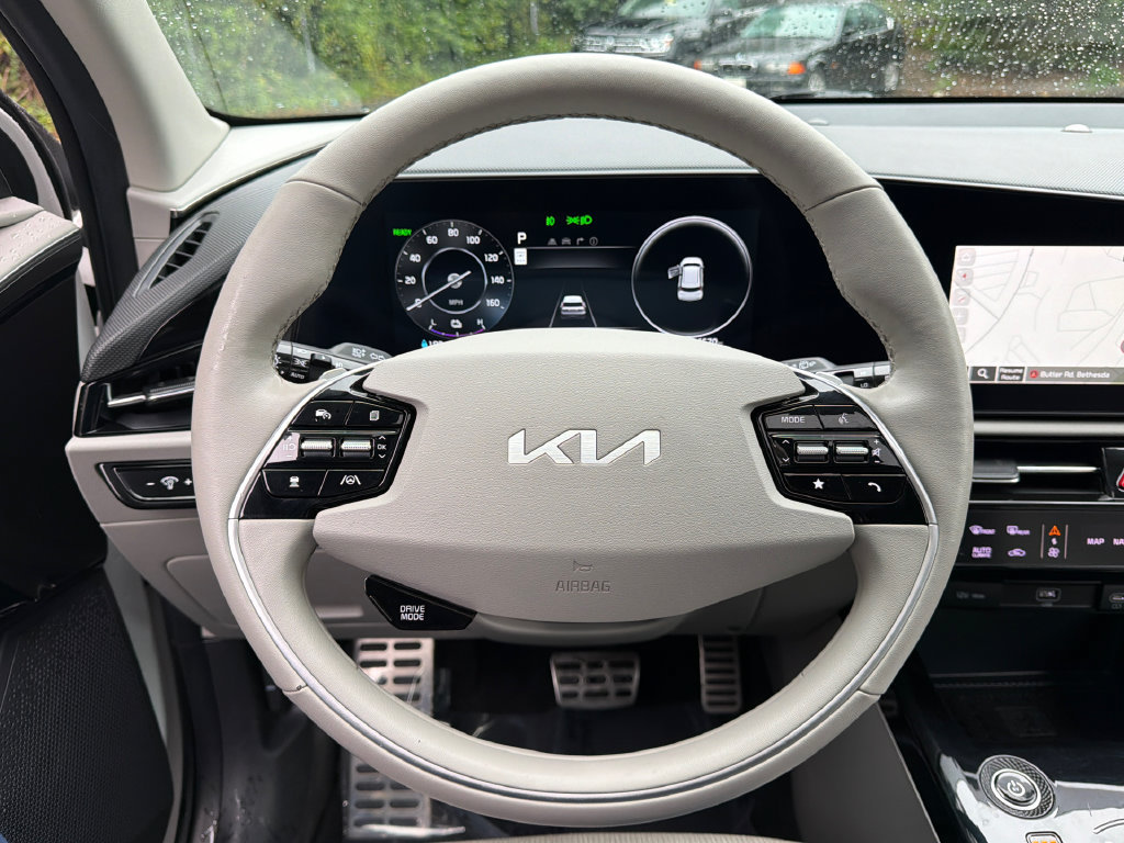 Certified 2024 Kia Niro Wave w/ Wave Preserve Package FWD image 23