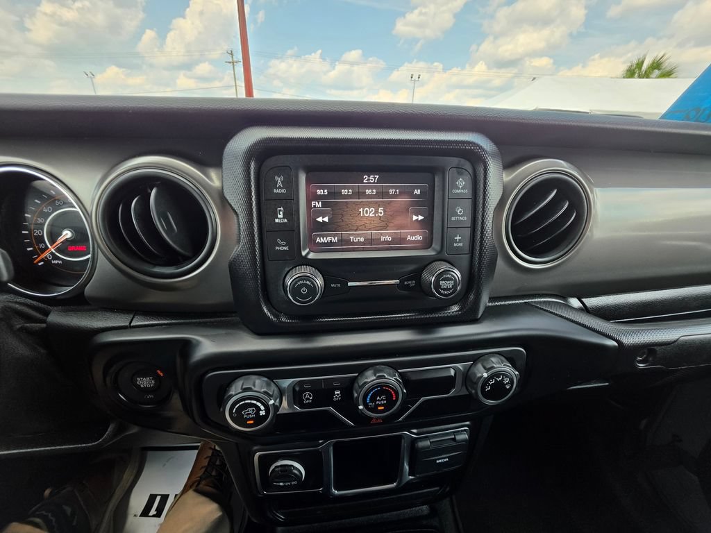 Used 2021 Jeep Gladiator Sport w/ Trailer Tow Package AWD/4WD image 18
