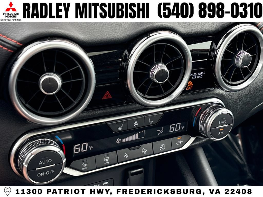 Used 2025 Nissan Sentra SR w/ SR Premium Package FWD image 10