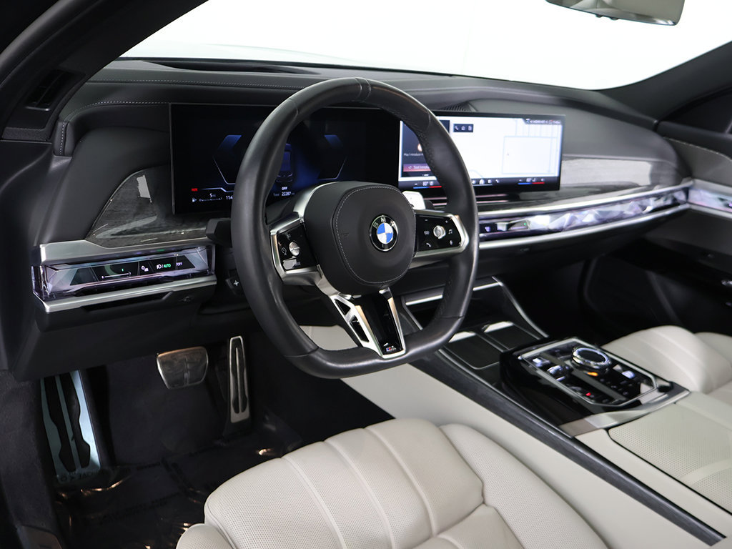 Used 2023 BMW 760i xDrive AWD/4WD image 31