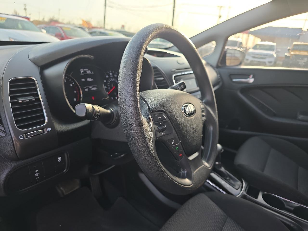 Used 2017 Kia Forte LX image 12