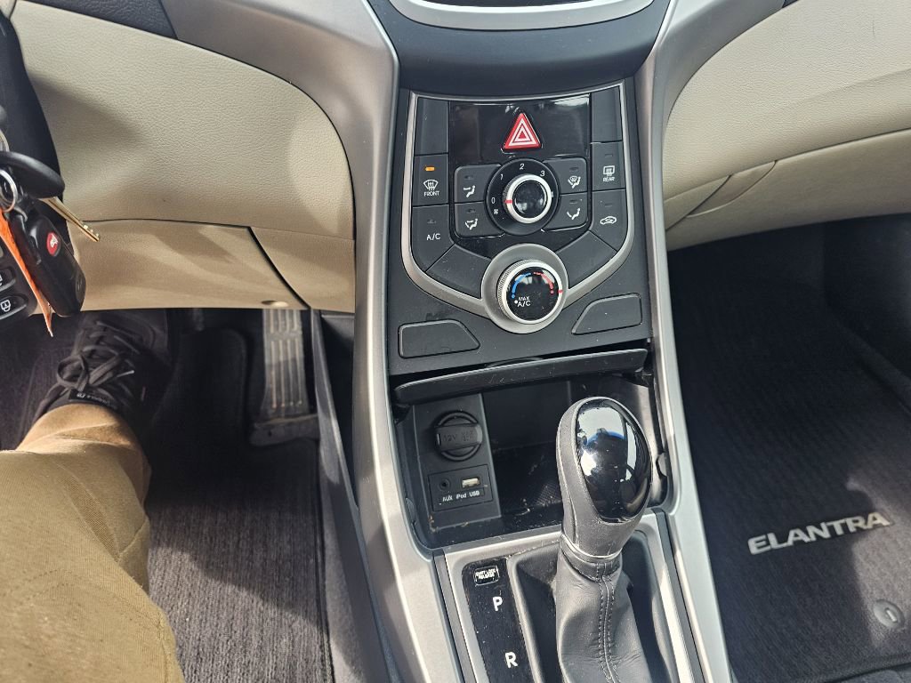 Used 2016 Hyundai Elantra SE w/ Option Group 02 image 30