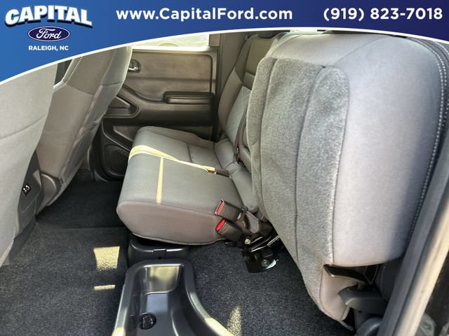 Used 2025 Nissan Frontier SV RWD image 18