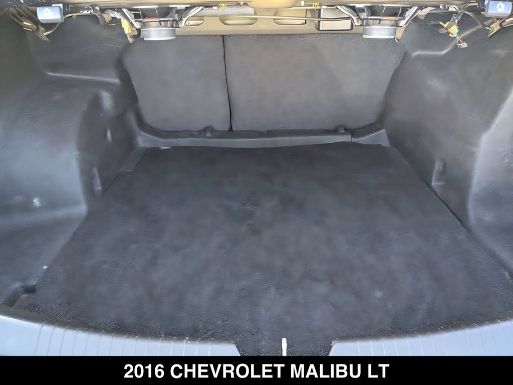 Used 2016 Chevrolet Malibu LT w/ Leather Package FWD image 8
