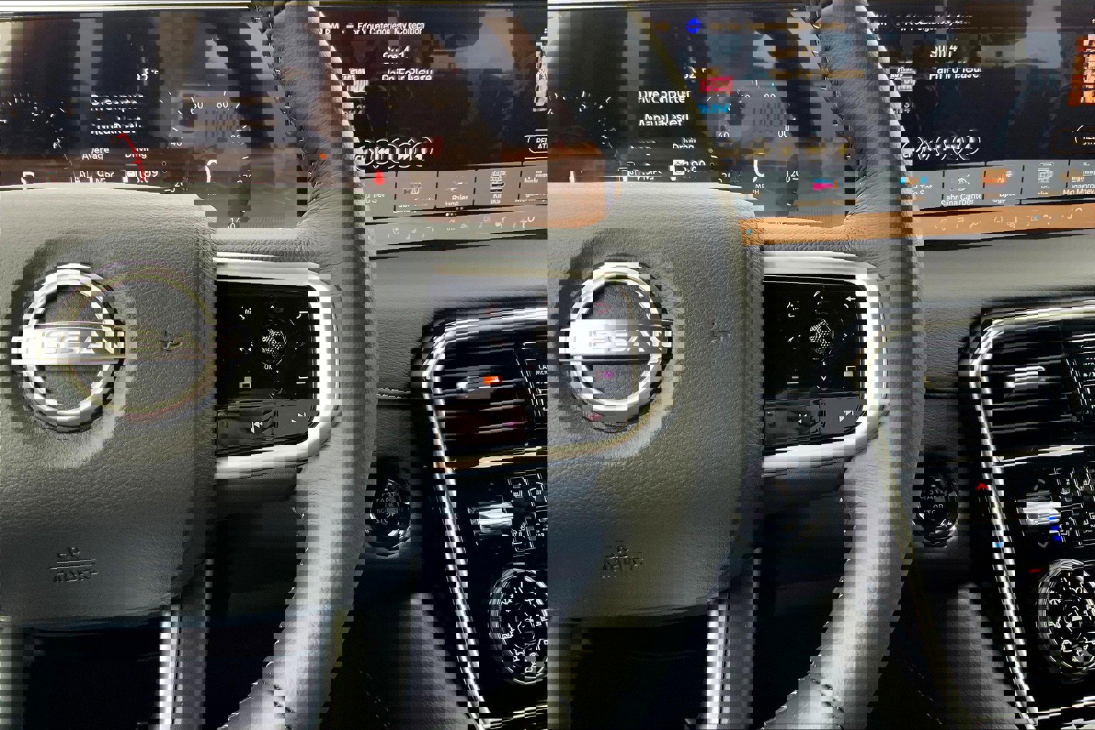 New 2025 Nissan Armada Platinum w/ Convenience Package image 24