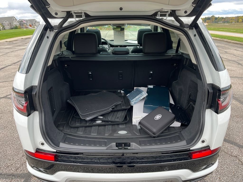 Used 2025 Land Rover Discovery Sport S image 25