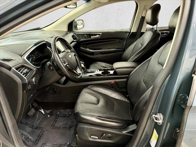 Used 2016 Ford Edge Titanium w/ Equipment Group 302A AWD/4WD image 11