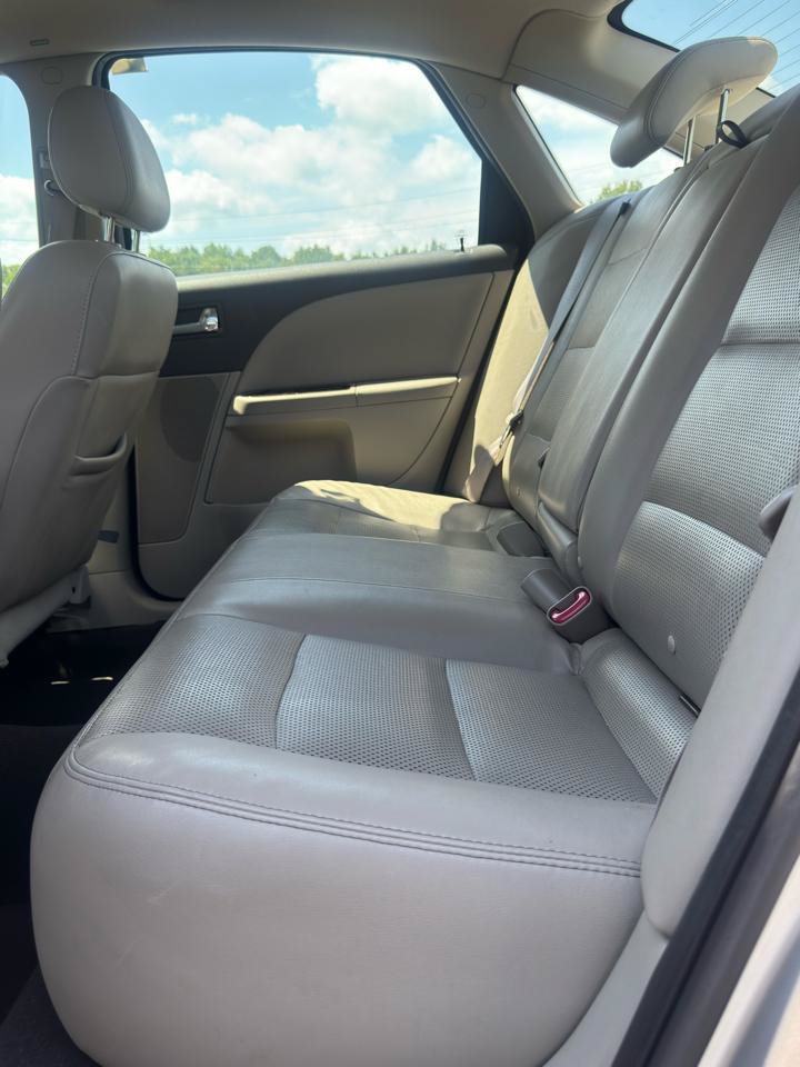 Used 2008 Ford Taurus Limited FWD image 14