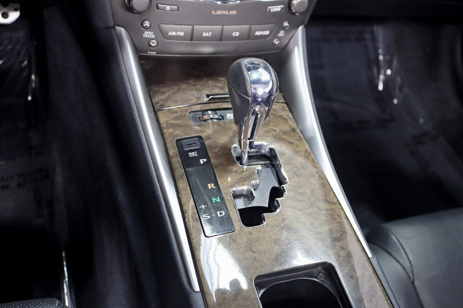 Used 2010 Lexus IS 350C w/ Luxury Pkg RWD image 24
