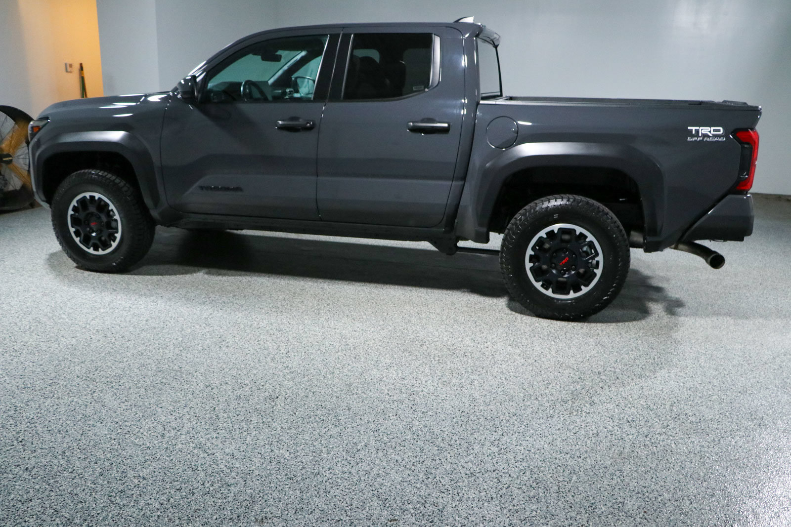 Used 2024 Toyota Tacoma TRD Off-Road AWD/4WD image 10