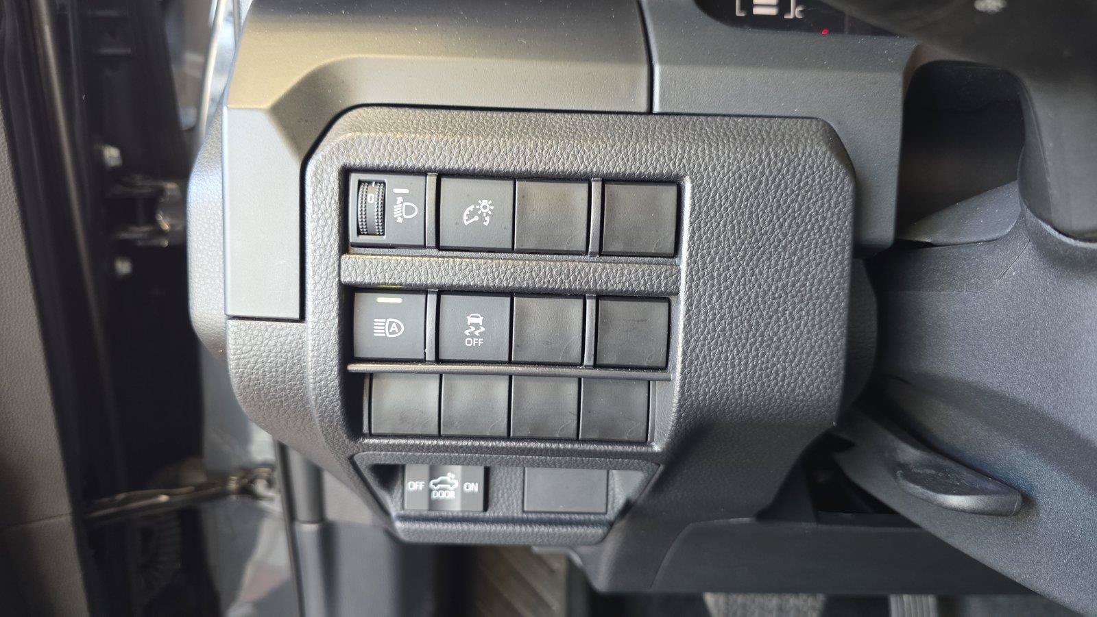 Used 2024 Toyota Tacoma SR AWD/4WD image 21