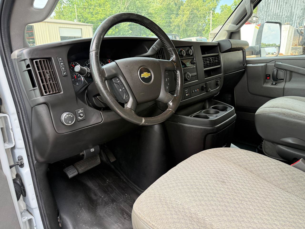 Used 2021 Chevrolet Express 3500 w/ Power Convenience Package RWD image 12