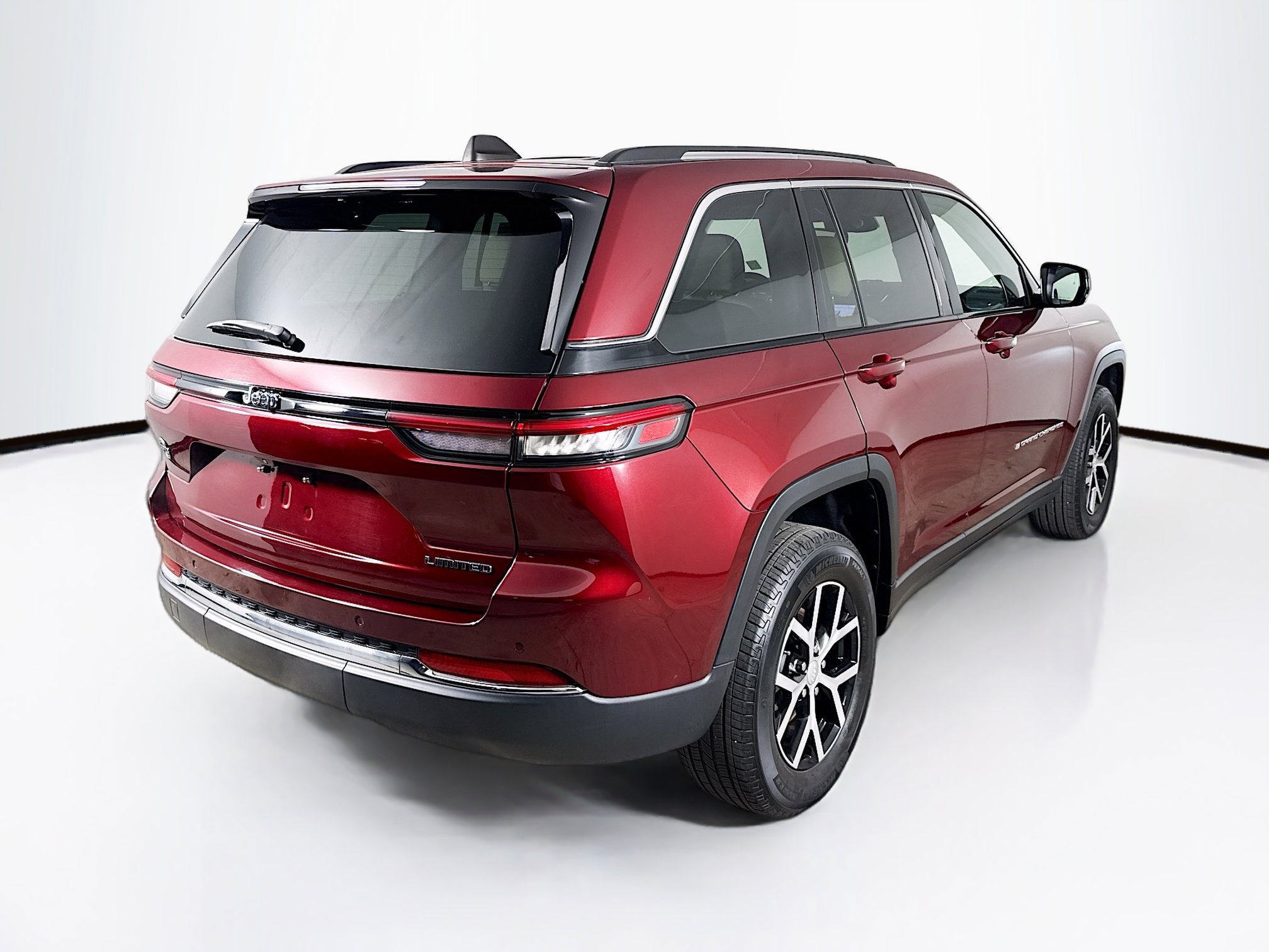 Used 2024 Jeep Grand Cherokee Limited image 33