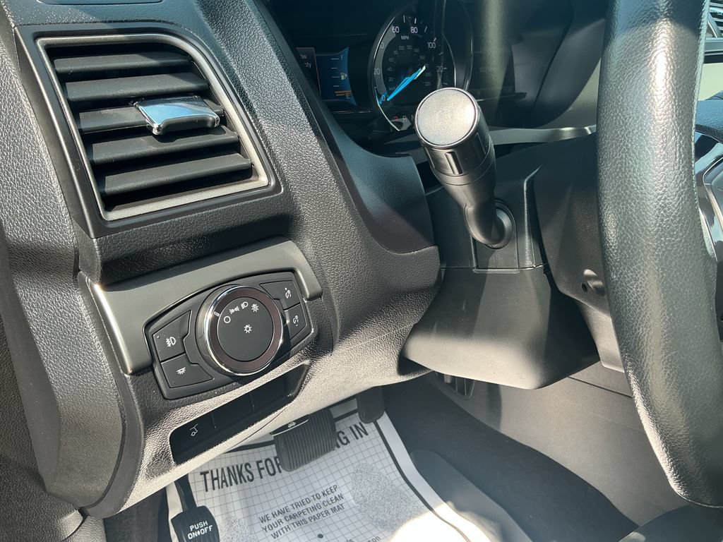 Used 2019 Ford Explorer XLT w/ Equipment Group 202A AWD/4WD image 15
