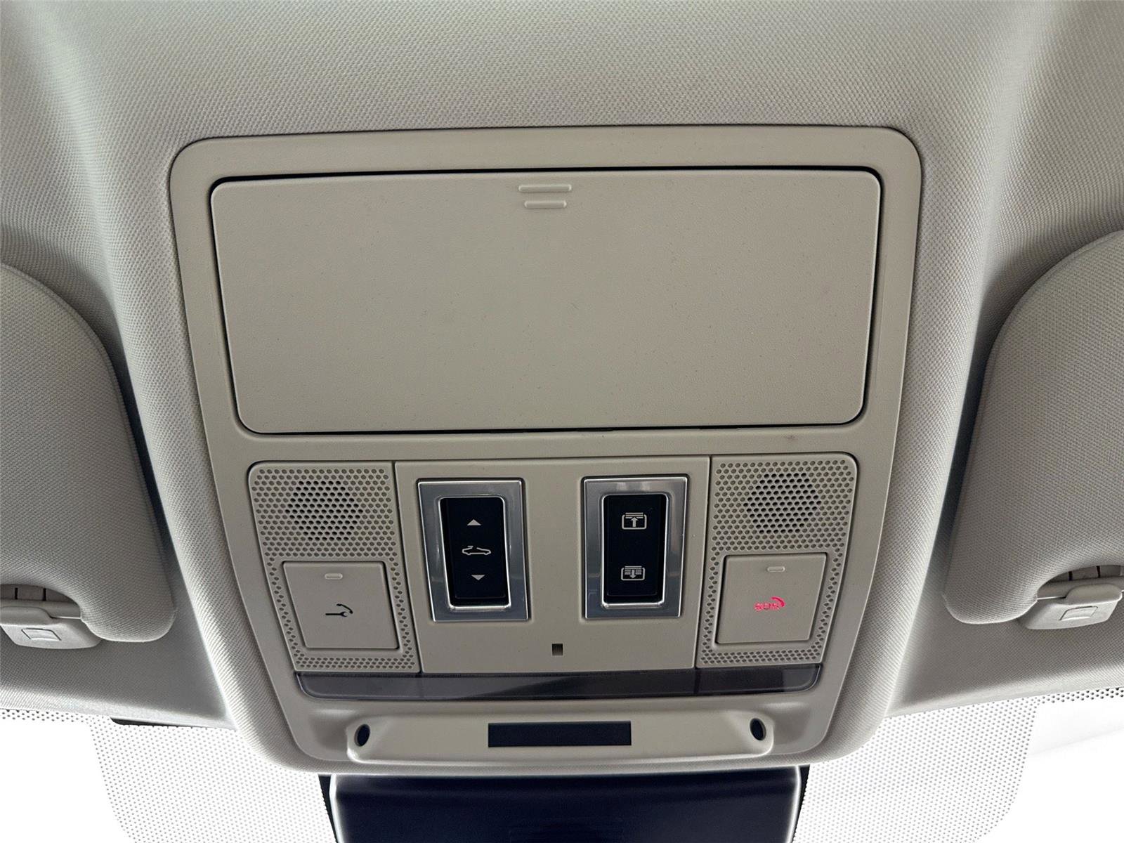 Used 2017 Jaguar XF Prestige image 23