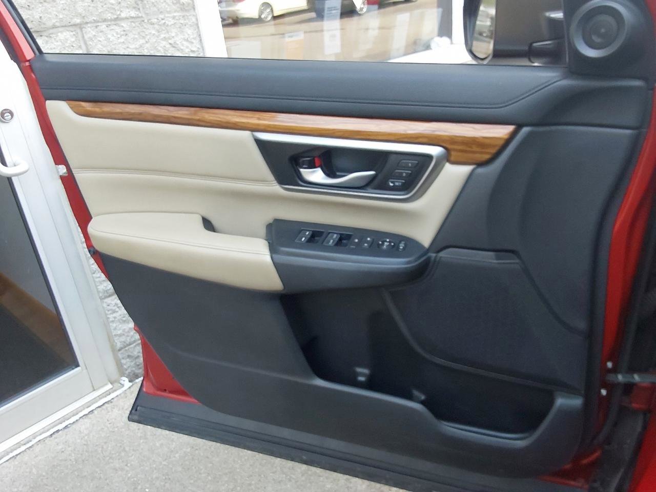 Used 2017 Honda CR-V Touring image 24