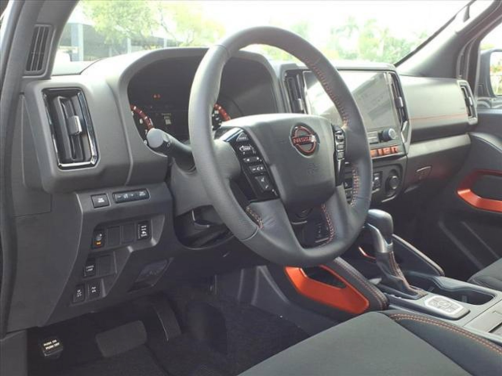 New 2026 Nissan Frontier PRO-4X w/ Pro-4x Convenience Package image 12