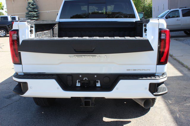 Used 2024 GMC Sierra 3500 Denali w/ Denali Reserve Package image 6