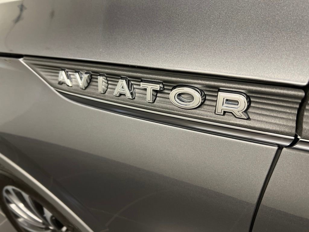 Used 2023 Lincoln Aviator AWD w/ Premium Package image 42