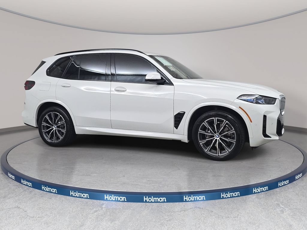 Used 2024 BMW X5 xDrive40i w/ M Sport Package AWD/4WD image 4