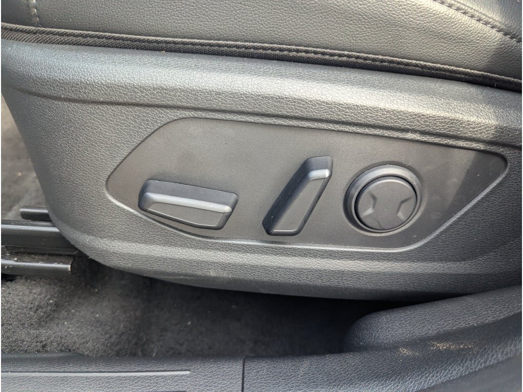Used 2025 Kia Sportage EX w/ Premium Package FWD image 19