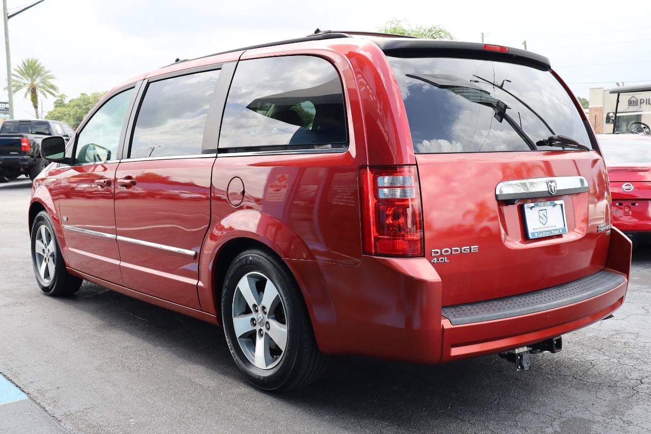 Used 2009 Dodge Grand Caravan SXT FWD image 3