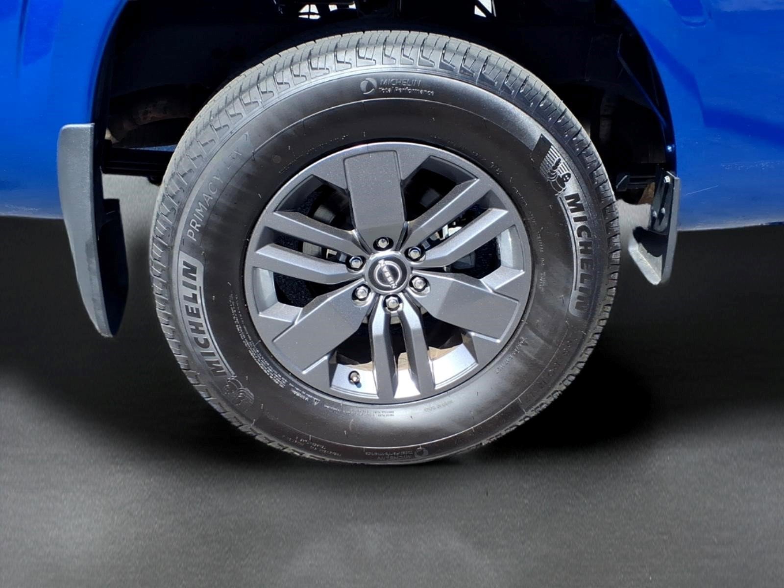 Used 2025 Nissan Frontier SV w/ SV Convenience Package image 9