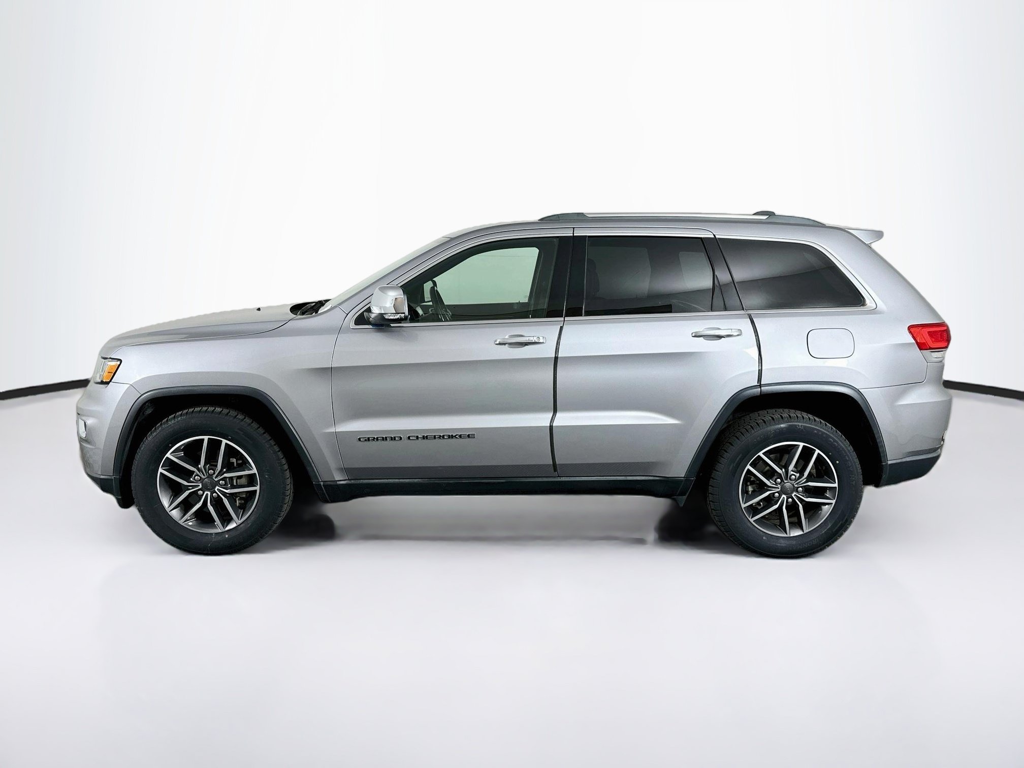 Used 2019 Jeep Grand Cherokee Limited RWD image 4