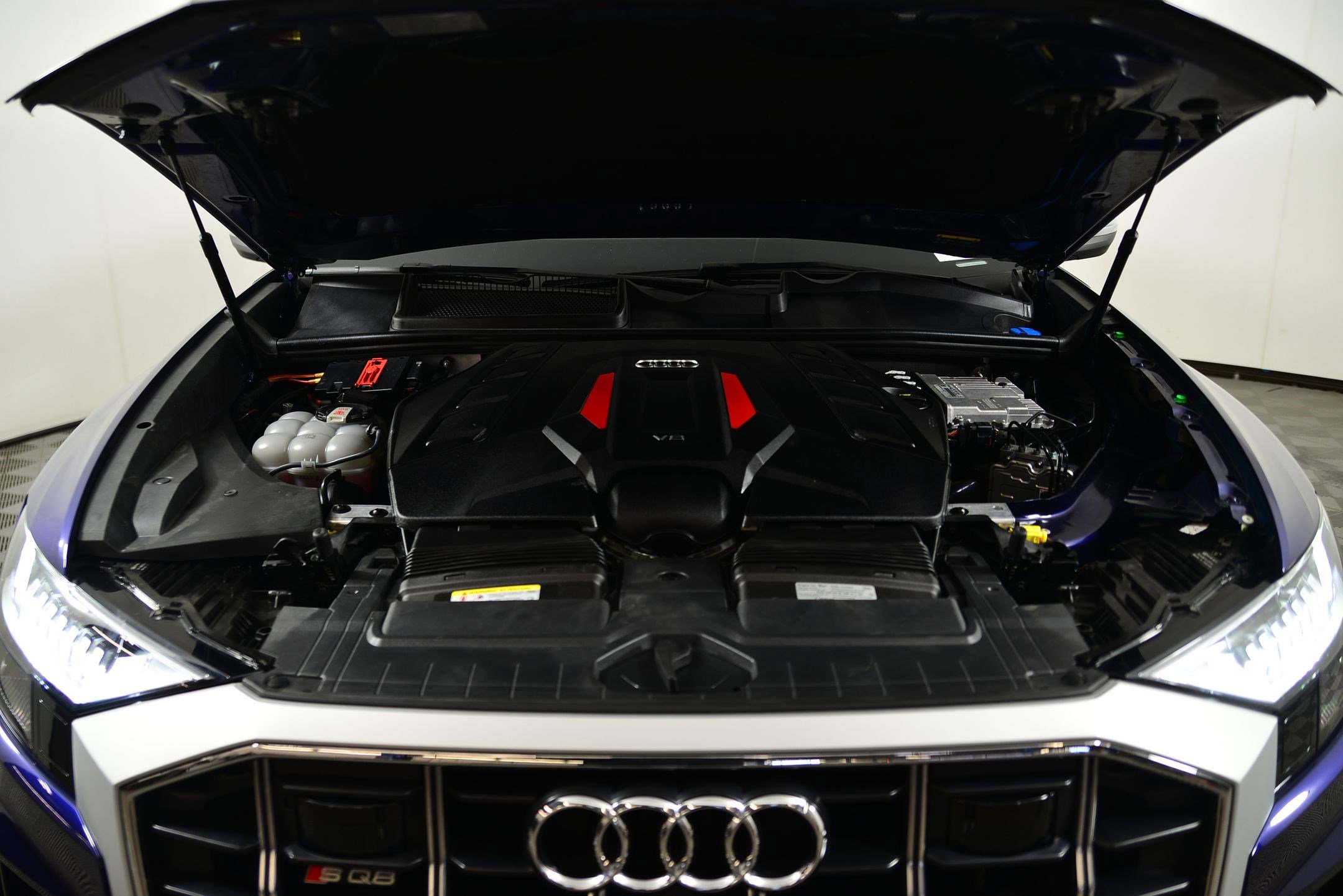 Used 2023 Audi SQ8 Premium Plus w/ SQ8 Luxury Package image 17