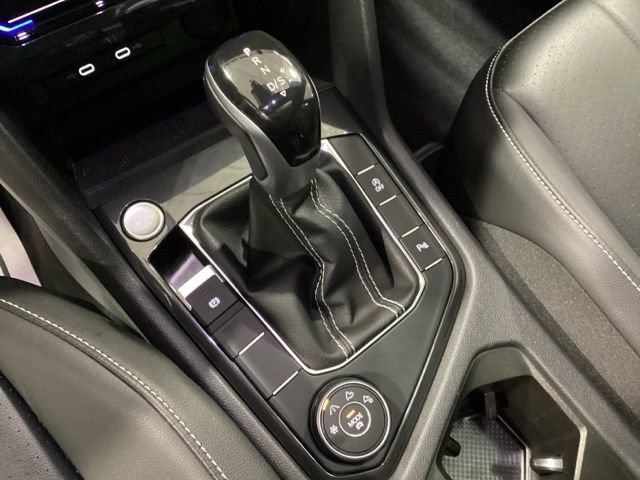 Certified 2023 Volkswagen Tiguan SE R-Line image 15