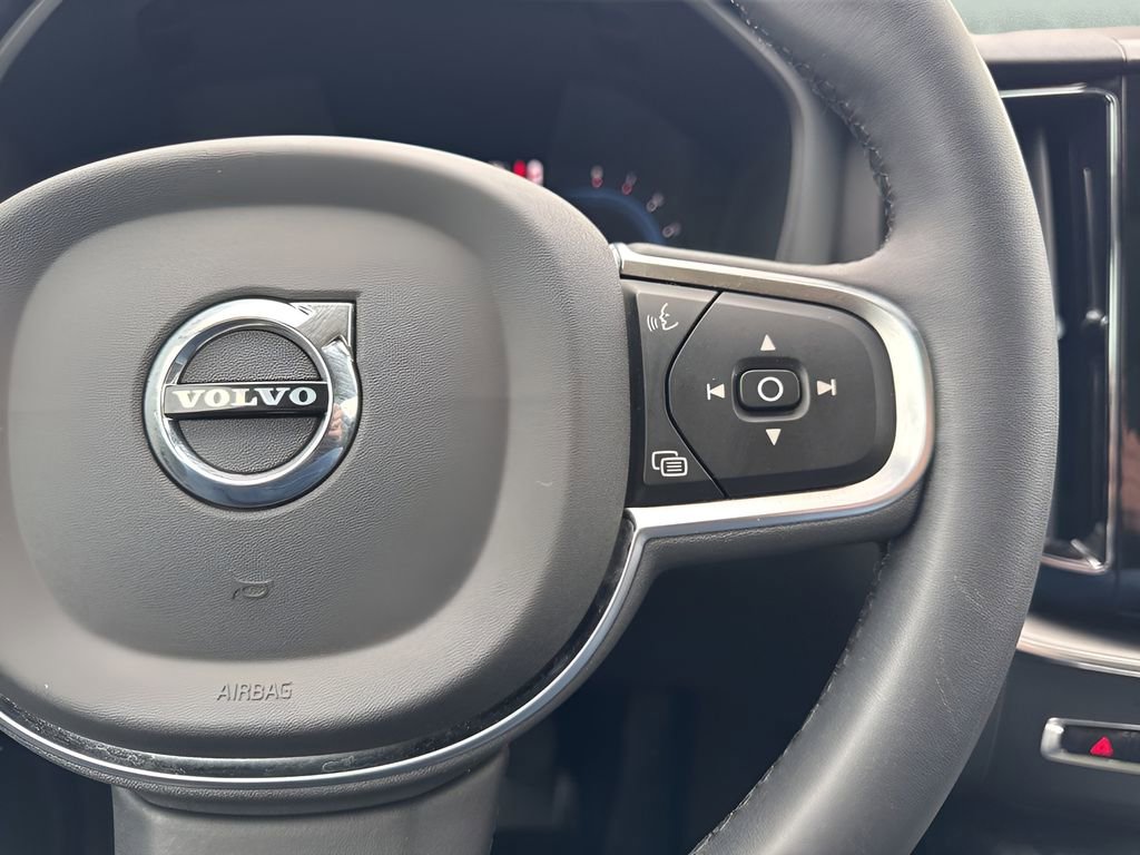 Used 2024 Volvo XC60 B5 Core AWD/4WD image 17