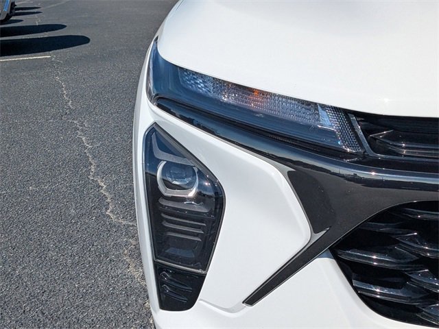 Certified 2025 Chevrolet Trax RS image 10