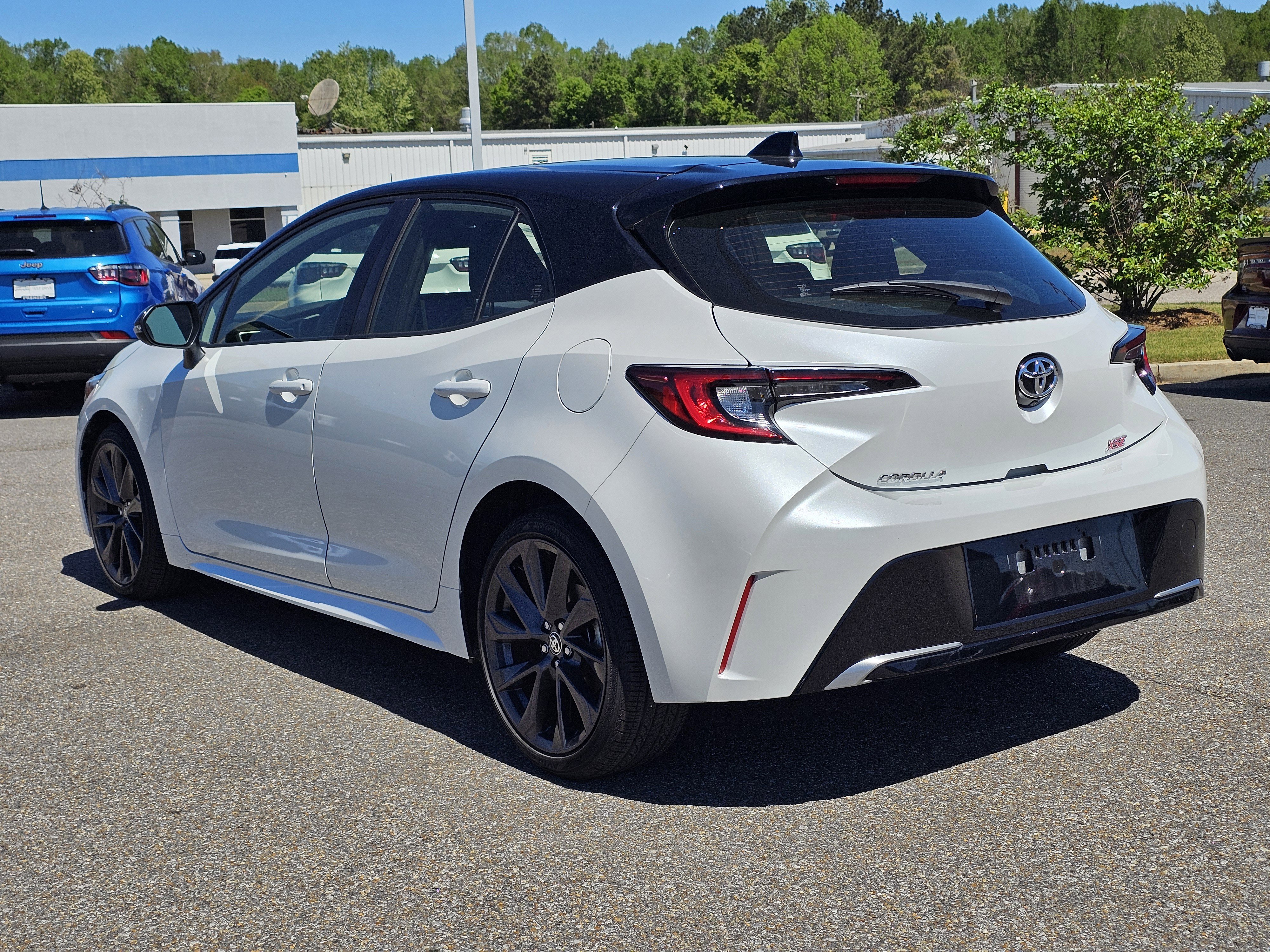 Used 2023 Toyota Corolla XSE FWD image 13