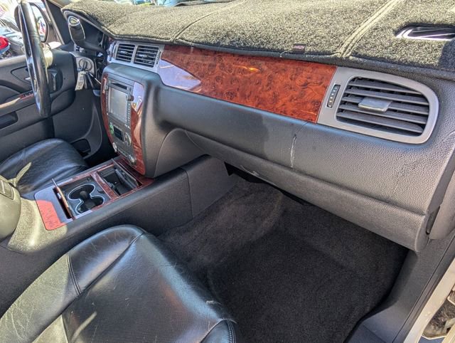 Used 2012 Chevrolet Avalanche LTZ image 19