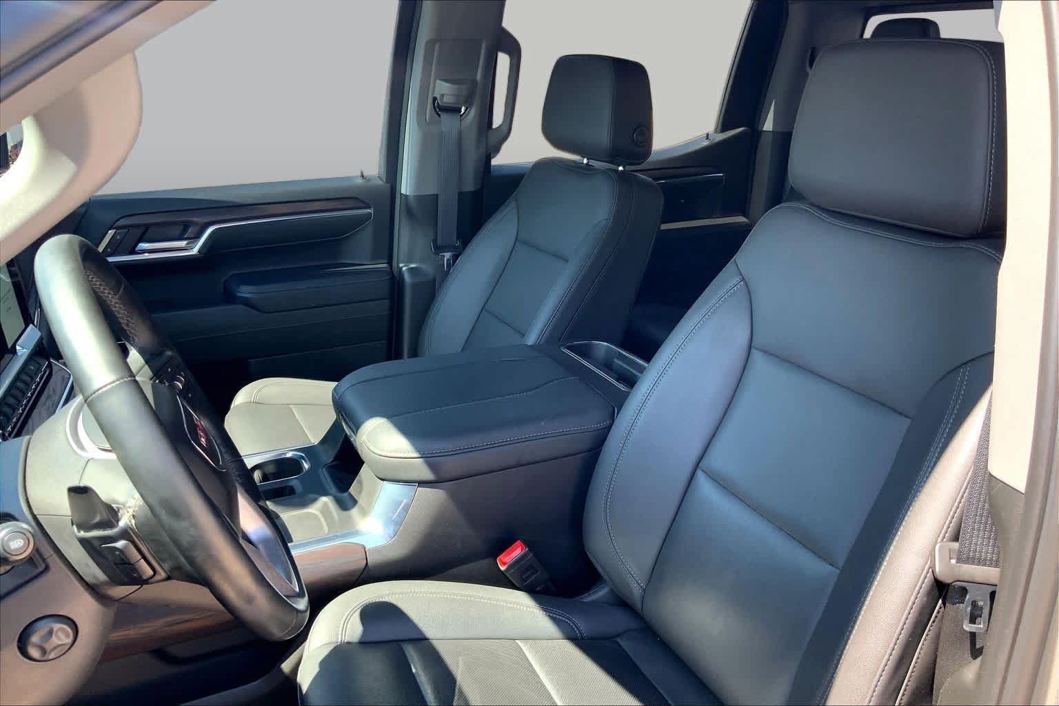 Used 2024 GMC Sierra 1500 SLT AWD/4WD image 8