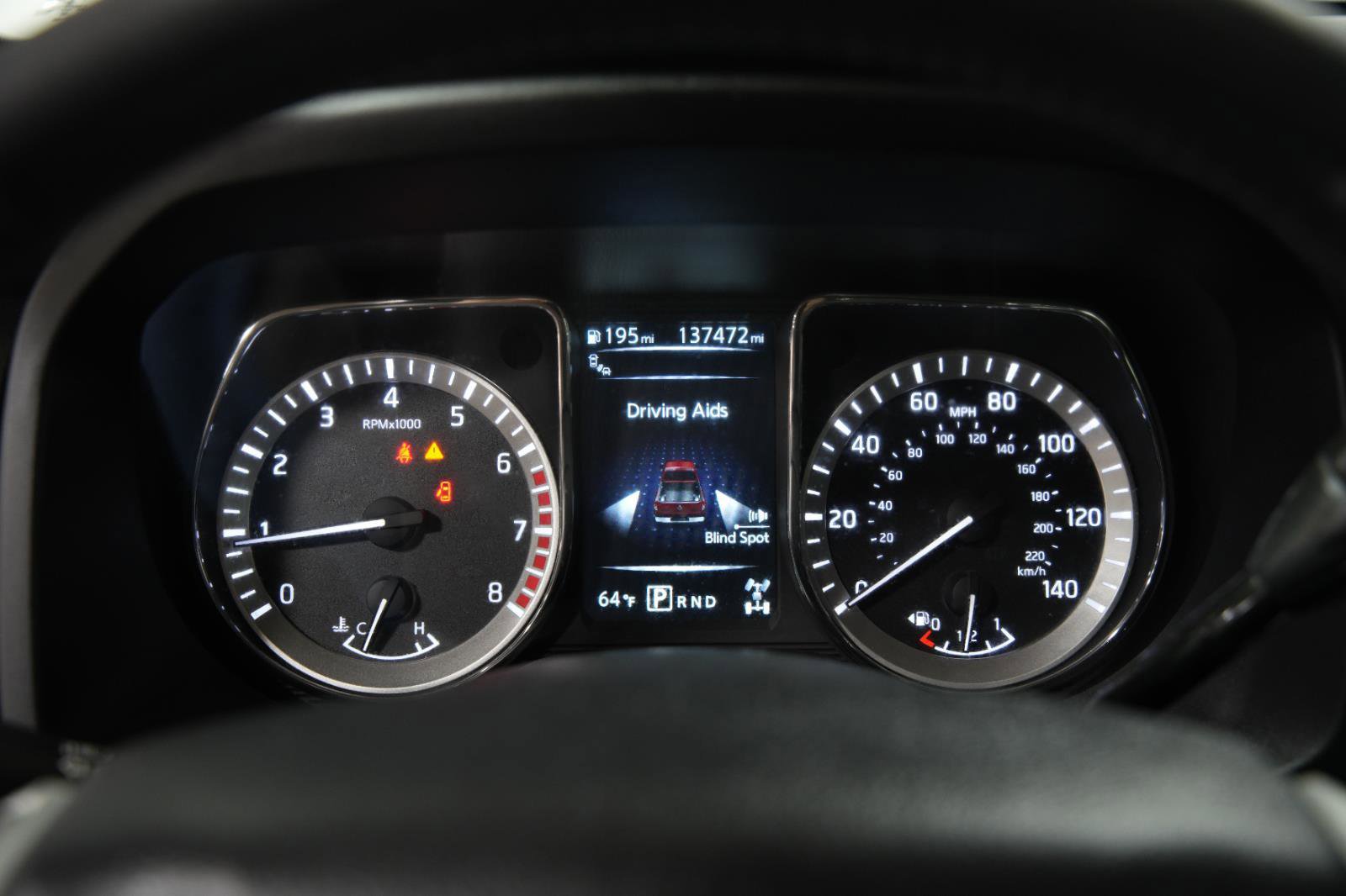 Used 2017 Nissan Titan SV image 27