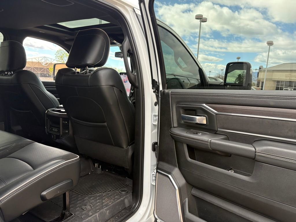 Used 2025 RAM 3500 Laramie image 27