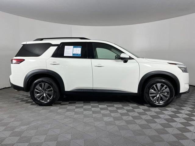Used 2025 Nissan Pathfinder SV FWD image 13