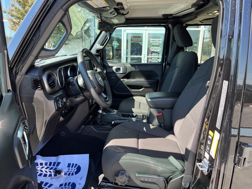 Used 2023 Jeep Wrangler Unlimited Sport AWD/4WD image 4