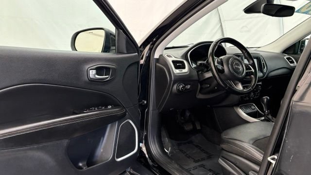 Used 2020 Jeep Compass Latitude FWD image 30