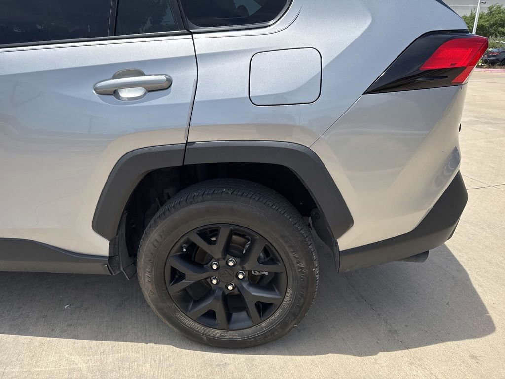 Used 2024 Toyota RAV4 LE FWD image 3