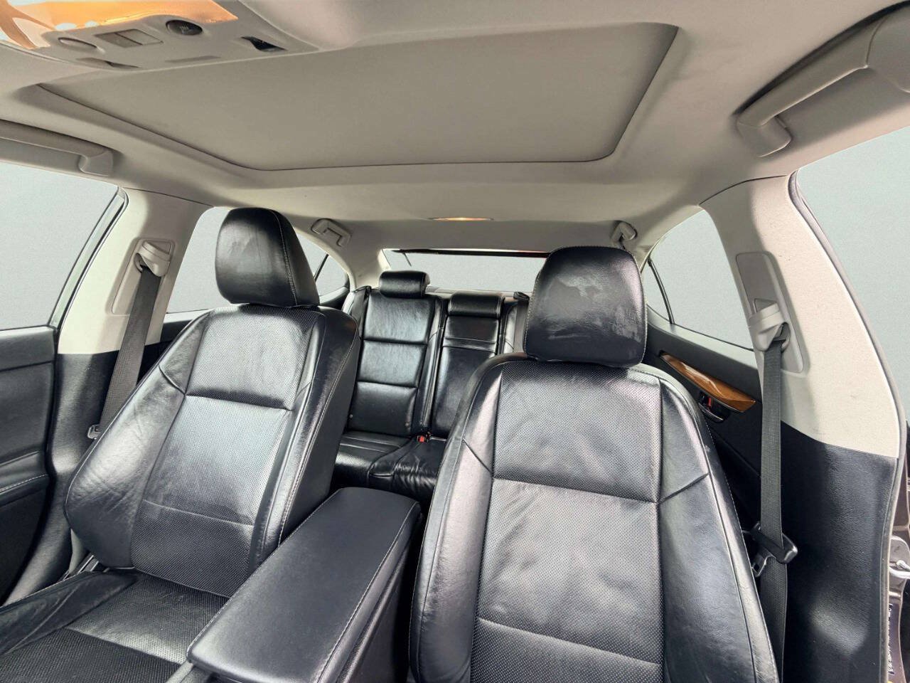 Used 2013 Lexus ES 300h w/ Luxury Pkg FWD image 18
