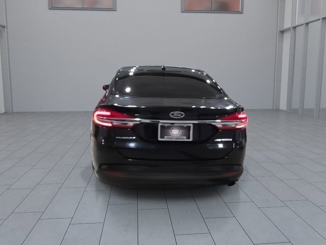 Used 2017 Ford Fusion SE w/ Fusion SE Technology Package FWD image 7