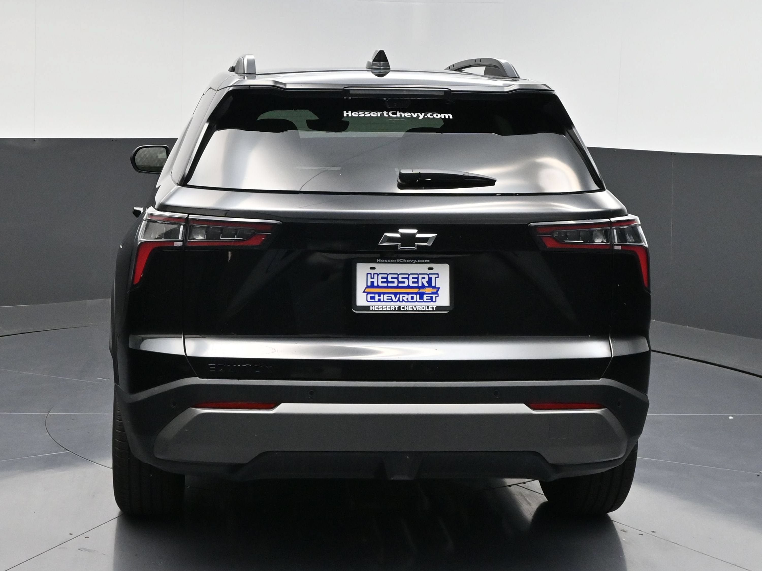 New 2027 Chevrolet Equinox LT w/ Convenience Package II FWD image 7