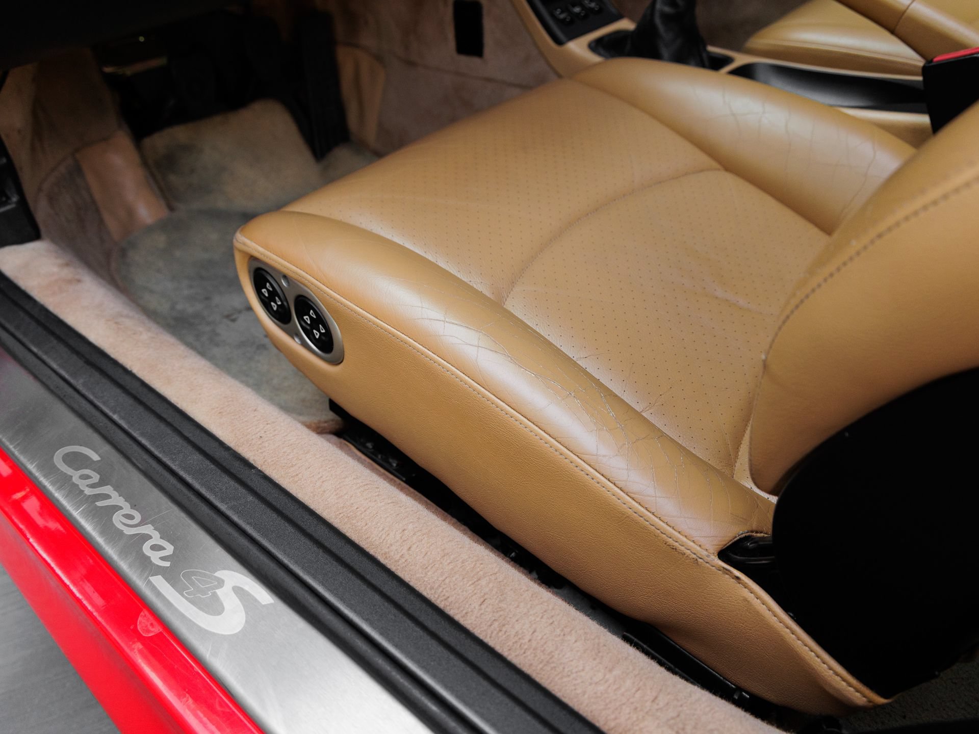 Used 1996 Porsche 911 Carrera 4S AWD/4WD image 15