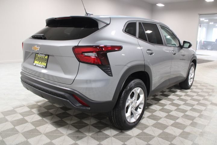 New 2026 Chevrolet Trax LS w/ LS Convenience Package image 11