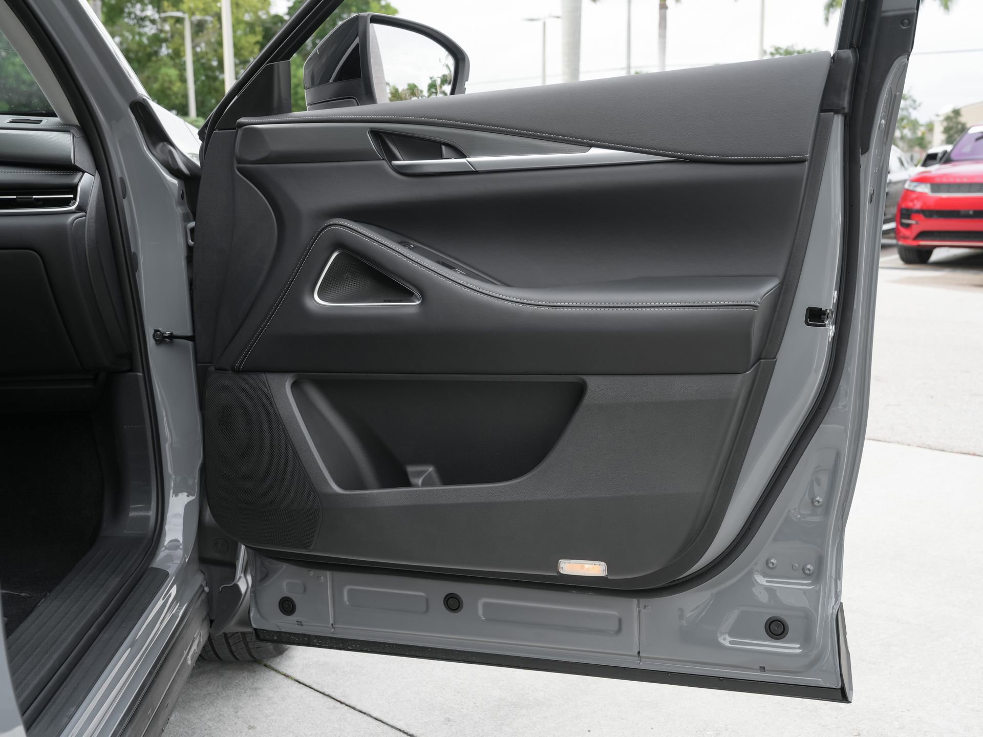Certified 2026 INFINITI QX60 Luxe w/ Cargo Package FWD image 37