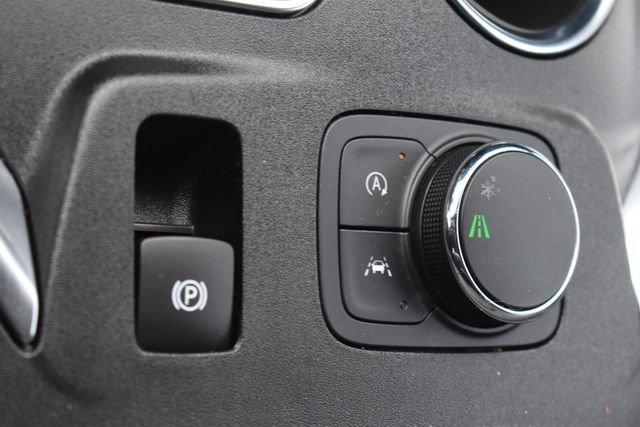 Certified 2023 Chevrolet Traverse LT FWD image 28