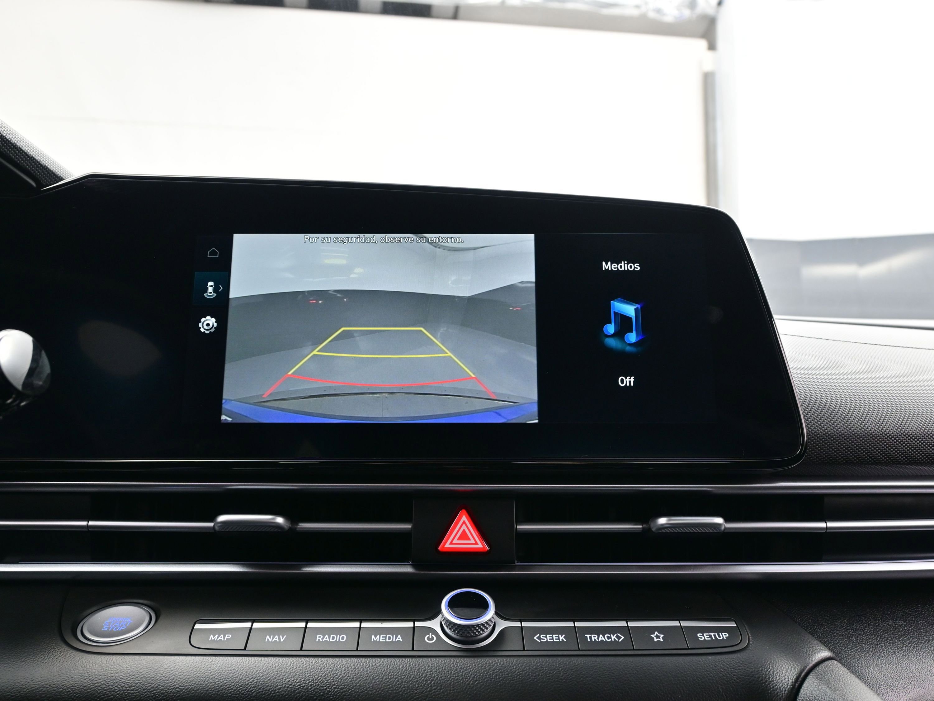 Certified 2025 Hyundai Elantra SEL image 18